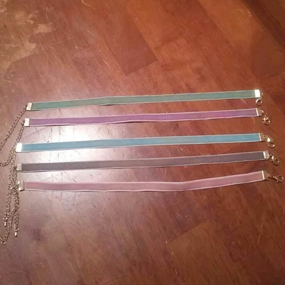 Velvet choker